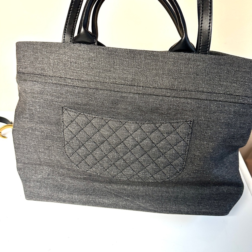 Black Quilted Front Pocket Tote Bag